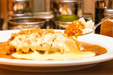 関西初！東京・神田の実力派カレー専門店「マジカレー」堺筋本町にオープン