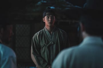 無法地帯の朝鮮を舞台に3人の男女の揺れ動く運命を描く、韓国時代劇シリーズ『濁流』Disney+で配信