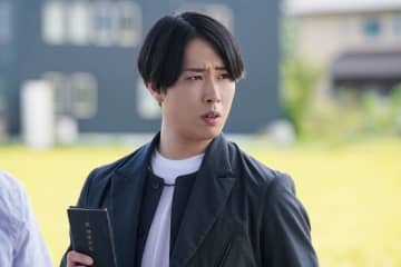 「彼以外考えられない」「魅力が溢れている」キャスト陣も絶賛！宮舘涼太(Snow Man)、北斗役で圧倒的存在感『火喰鳥を、喰う』