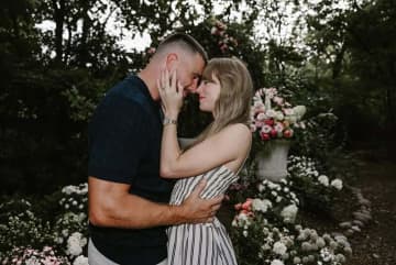 テイラー・スウィフト＆トラビス・ケルシー、婚約を発表