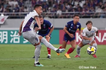 柏と京都｢4ゴール勝利｣が示すJ1優勝争いの行方(1)チョウ・キジェ監督とエルサルバドル人レフェリーに教わった｢日本の常識｣を疑う必要性