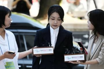金建希夫人、世界遺産の宗廟に冷蔵庫を入れて茶談会？…「朝鮮王も味わえなかったぜいたく」＝韓国