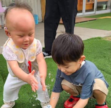 娘は100万人に1人未満の難病。皮膚の疾患、難聴、脱毛症、失明リスクも【KID症候群・体験談】