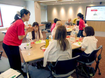 ニチレイフーズ「本格炒め炒飯」 開発者がファンと交流