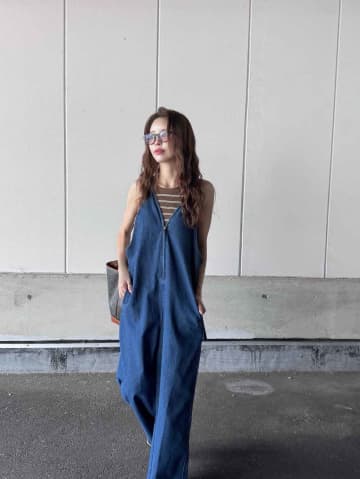 【ユニクロ】今、気になるのは“ブラウン”！ おしゃれさんが見つけた「大人映えアイテム」