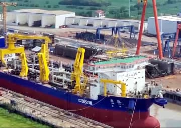 中国が独自に開発した超大型ドラグサクション式浚渫船が進水