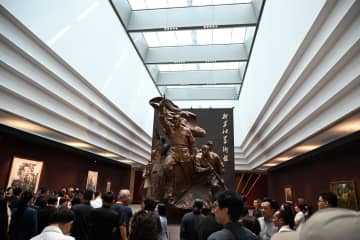 新華社、北京で抗日戦争テーマの芸術展開催