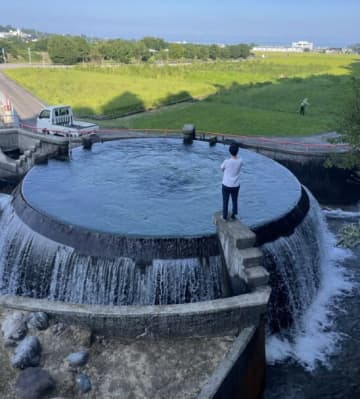 投稿主「バカでかい！」富山にある登録有形文化財・円筒分水槽、その圧倒的スケール感と神秘的な光景に息をのむ