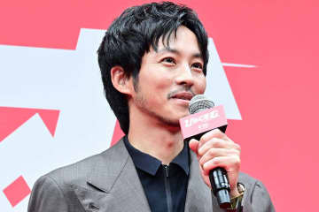 松坂桃李、金魚すくいに熱中「シンプルだけどディープ」　染谷将太は「プールにハマってまして」と告白