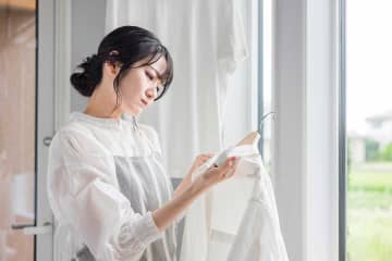 気になる襟や袖口…夏物衣類の黄ばみ対策　洗濯の専門家が教える予防法と対策