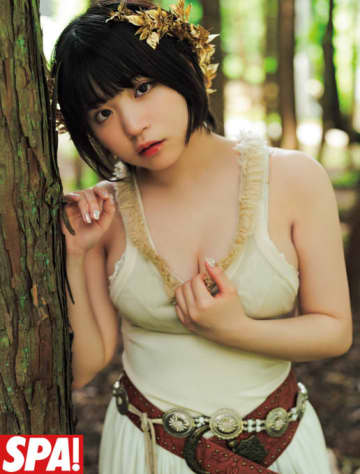 根本凪、肉感たっぷりの美ボディに釘付け！セクシーな“異世界物語の主人公”に変身