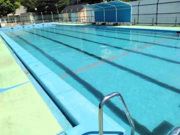 川崎　小学校のプールの水を止め忘れ、2日間出しっ放し　14万円の損害