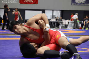 p【レスリング】佐藤秀一郎　勝利目前でまさかの逆転負けも３位に輝く　慶大５４年ぶりのインカレ優勝の夢はお預け／文部科学大臣杯令和７年度全日本学生レスリング選手権大会　２日目/p