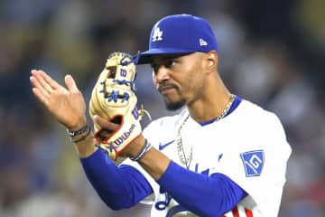 「ムーキーはライトに転向させるべきではない」と米敏腕記者　遊撃手本格挑戦１年目に守備指標トップ「誰よりもショートに適応しきっている」