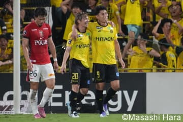 柏と京都｢4ゴール勝利｣が示すJ1優勝争いの行方(2)リカルド・ロドリゲス監督｢想定外のCF起用｣で消えた浦和の逆転優勝の可能性
