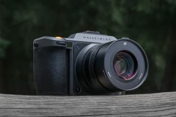 1億画素で手持ち撮影！ AFと手ブレ補正を強化したフラッグシップ中判ミラーレス「ハッセルブラッド X2D II 100C」