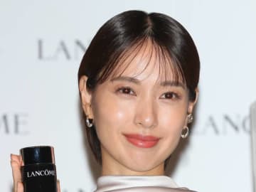 戸田恵梨香「こんな化粧水を待っていた」ランコム新作をガチ褒め「完全に肌ツヤが変わる」