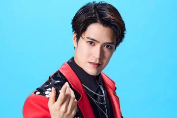 BOYS AND MENの平松賢人、80年代歌謡曲を連想させるメジャーデビューシングル『メラメラ』のMV公開　「夏のうちにハマって！」とコメント