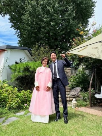 チョン・イル、母親シム・ヨンオク教授の定年退職を祝う…「これからも応援します」