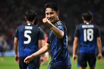 “日本人コンビ”で古豪復活の狼煙へ！　ブラックバーン加入の森下龍矢「祐紀と協力してゴールとアシストを決めたい」