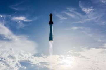 スペースX、「スターシップ」10回目の打ち上げ試験で「主要な目的をすべて達成」