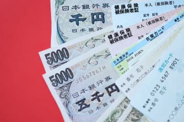 まだ「紙の保険証のまま」でも大丈夫？ マイナ保険証に切り替えないと“受診できない”可能性も？
