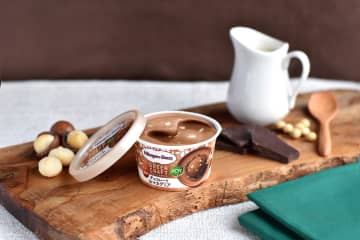 からだ思いのこだわり豆乳と濃厚チョコで自分にご褒美 ハーゲンダッツ GREEN CRAFTミニカップ『チョコレート＆マカデミア』新登場
