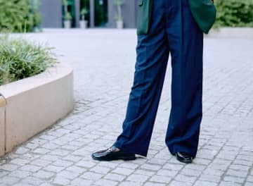 友だちの結婚式に100円以下の服装で参列→まるで「出社するときの服装」。ネットで意見が二分