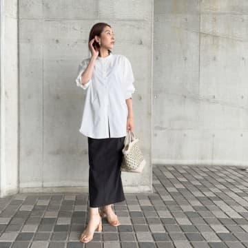 白シャツ×スカートコーデを攻略！ こなれ見えする大人の着こなし術