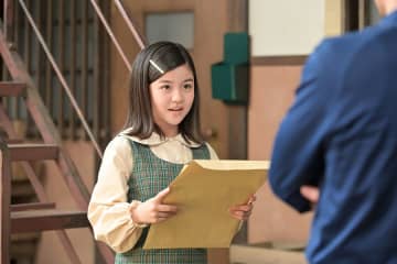 脚本家がモデルと噂の小学生が登場、強烈なキャラにタジタジ