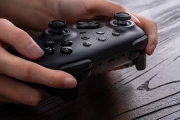 【Amazonスマイルセール】8BitDoの「Ultimate 2 Bluetooth コントローラー」＆24.8gのミニサイズコントローラーがお買い得【2025.8】