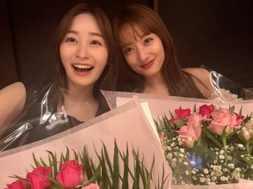 岩田絵里奈アナ、中学時代からの親友の人気モデルと誕生会ショット