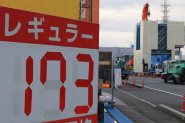 ガソリン減税「その代わり増税」与党の主張を経済の専門家が斬る