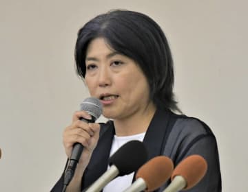 田久保眞紀伊東市長、定例会見を一方的に打ち切り退席！発表項目に関係する質問以外は一切答えず