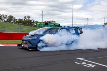 フォードの「電気配送バン」、ニュルのタイムアタックで“米国車最速タイム”を記録