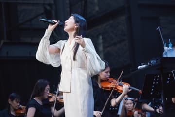 ＜ライブレポート＞茅原実里、河口湖ステラシアターで新たなステージに進んだシンフォニックライブ