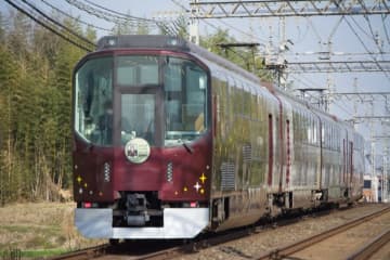 近鉄 団体専用車両「楽」、名阪直通の臨時列車に！ 9月と10月に5日間限定