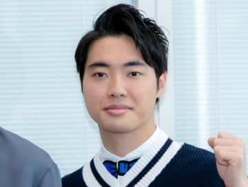 四千頭身・石橋、20年前に撮影されたレアショットを公開「一緒すぎてビビってます」「ムッキムキやないか」