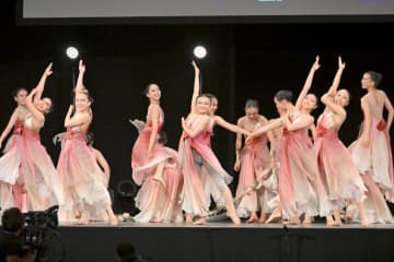 高校ダンス部 “日本一” 帝塚山学院高等学校!! ダンスで大会を盛り上げた⟪DJ KOO賞⟫ 東京都立葛飾野高等学校。「まさに、ダンス版の甲子園！」KENZO(DA PUMP)