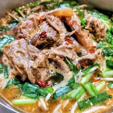 柔らか〜ピリ辛塩豚軟骨！白滝のピリ辛コク旨タイ風ラーメン！
