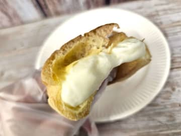 あの絶品シュークリーム＆ロールケーキがコンビニに！？　おいしすぎる〝白バラスイーツ〟東京で簡単GET
