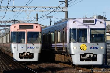 各地を走る「鉄道カラー戦隊」　同じ路線で見られる色とりどりな鉄道車両たち