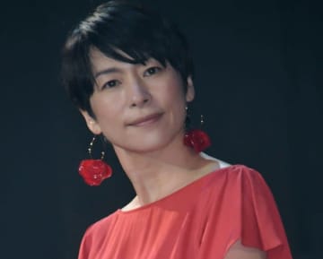 西田尚美、「サッポロ一番塩らーめん」モチーフのポーチ公開「本当にラーメンが入ってる？」とファン驚き