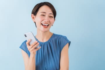 子どもの学割目当てで格安SIMにしたら「月1万円」も浮いてビックリ！家族で申し込むとさらにお得になるケースもある？