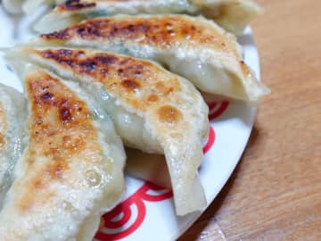 洗い物ほぼゼロ？　餃子が最速で作れる裏技に「神すぎる」「今夜やる」【4選】