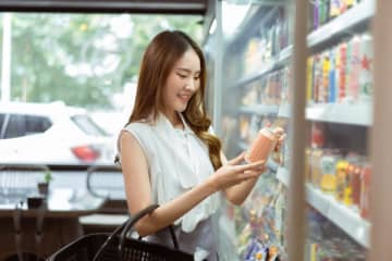 コンビニで「月2万円」使うのはぜいたくしすぎ？ 平均客単価っていくら？