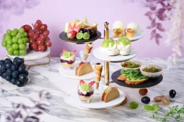 「DEK 青山」よりブドウたっぷりのアフタヌーンティー登場！うさぎモチーフのスイーツも