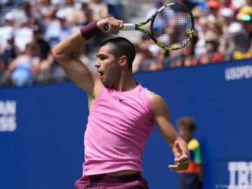 世界2位アルカラス 今季3勝の世界34位に快勝し16強！試合途中には右膝を痛めてヒヤッとする場面も[全米オープン]