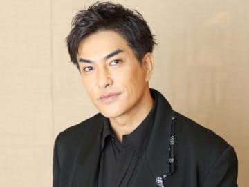 北村一輝、ジムで鍛えた“筋肉美”に称賛の声「二の腕凄い」「イケオジ」