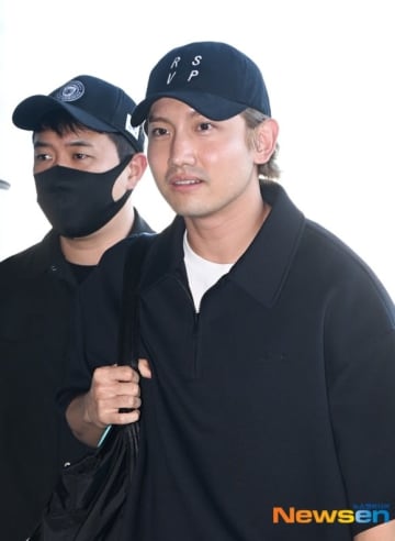 【PHOTO】東方神起 チャンミン、スケジュールのため日本へ！笑顔で挨拶（動画あり）